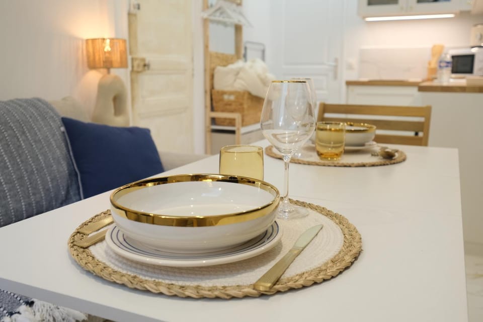 Dining area, Meals