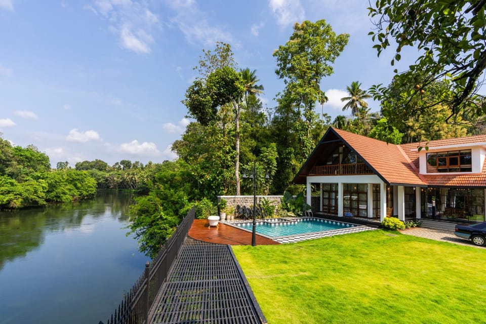 Property building, Garden, Garden view, Pool view, River view