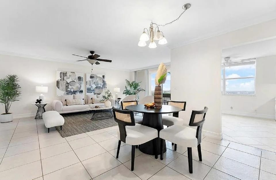 Living room, Seating area, Dining area