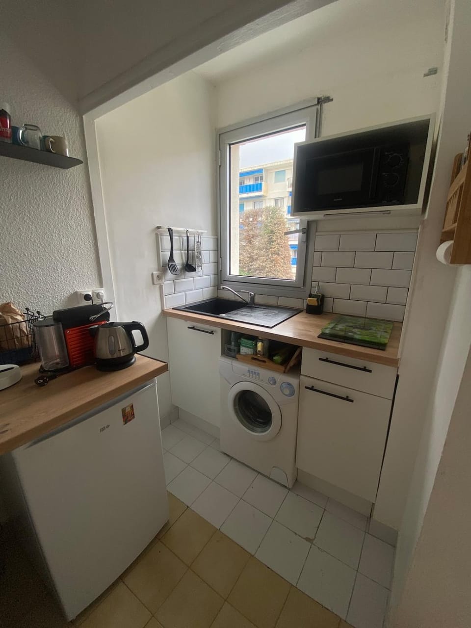 Kitchen or kitchenette