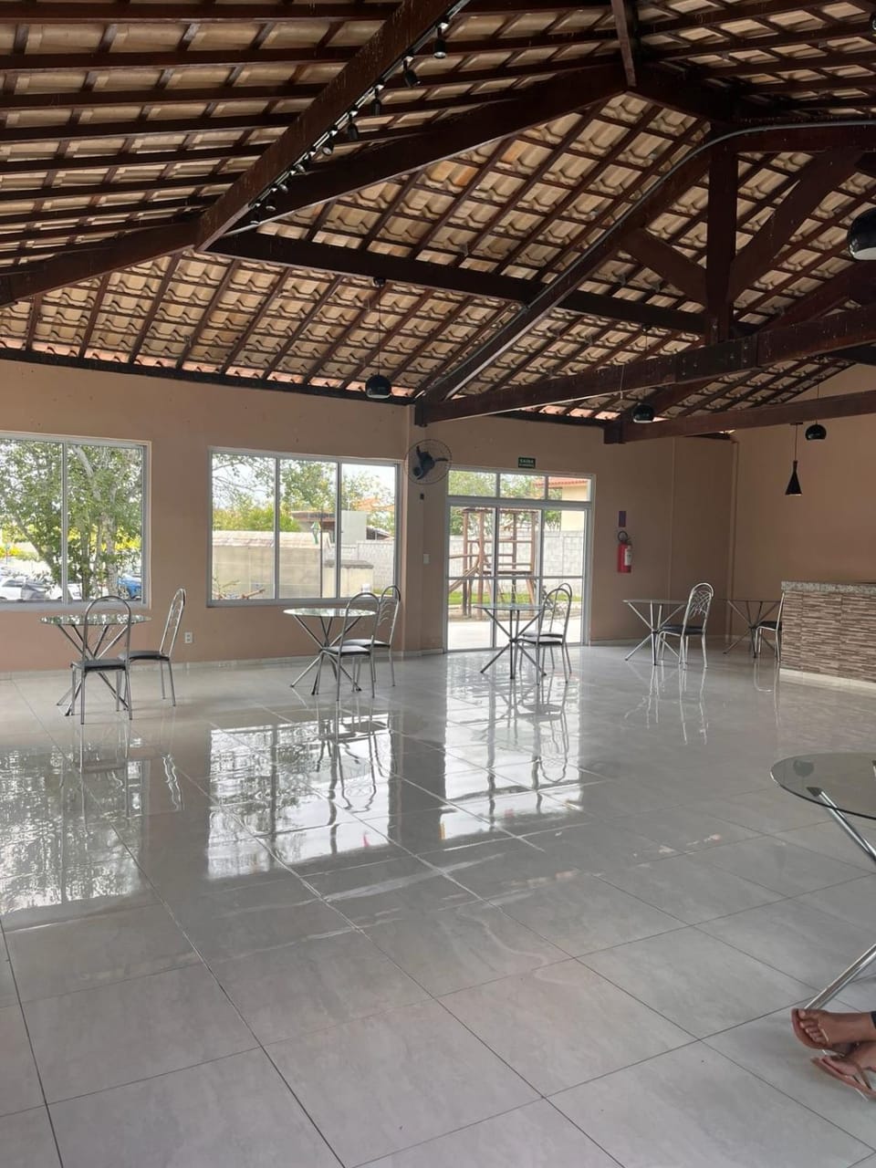 APARTAMENTO GARDEN COMPLETO APT Completo - Suíte -Wi-FI, Piscina, garagem, portaria - aconchegante Apartment in Caruaru