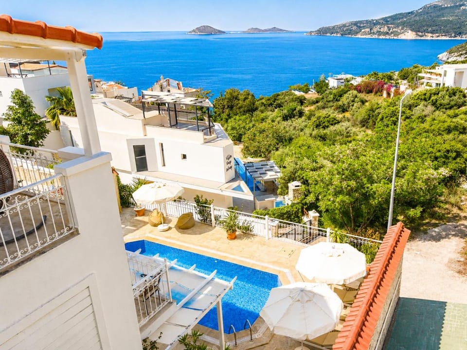 View (from property/room), Balcony/Terrace, Sea view