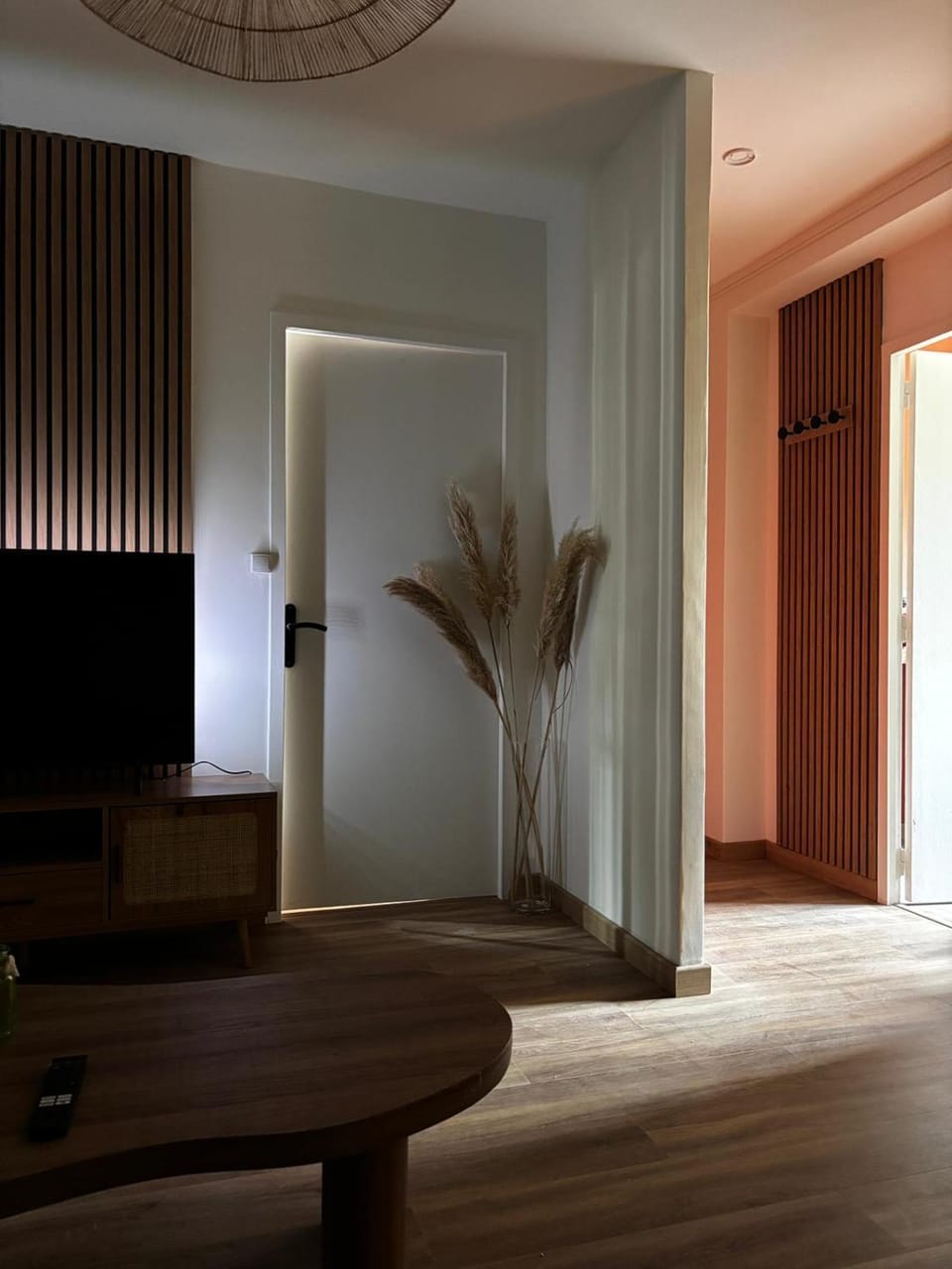 Dijon-Gare & Parking privé - L'escale bohème- 41m2 Apartment in Dijon
