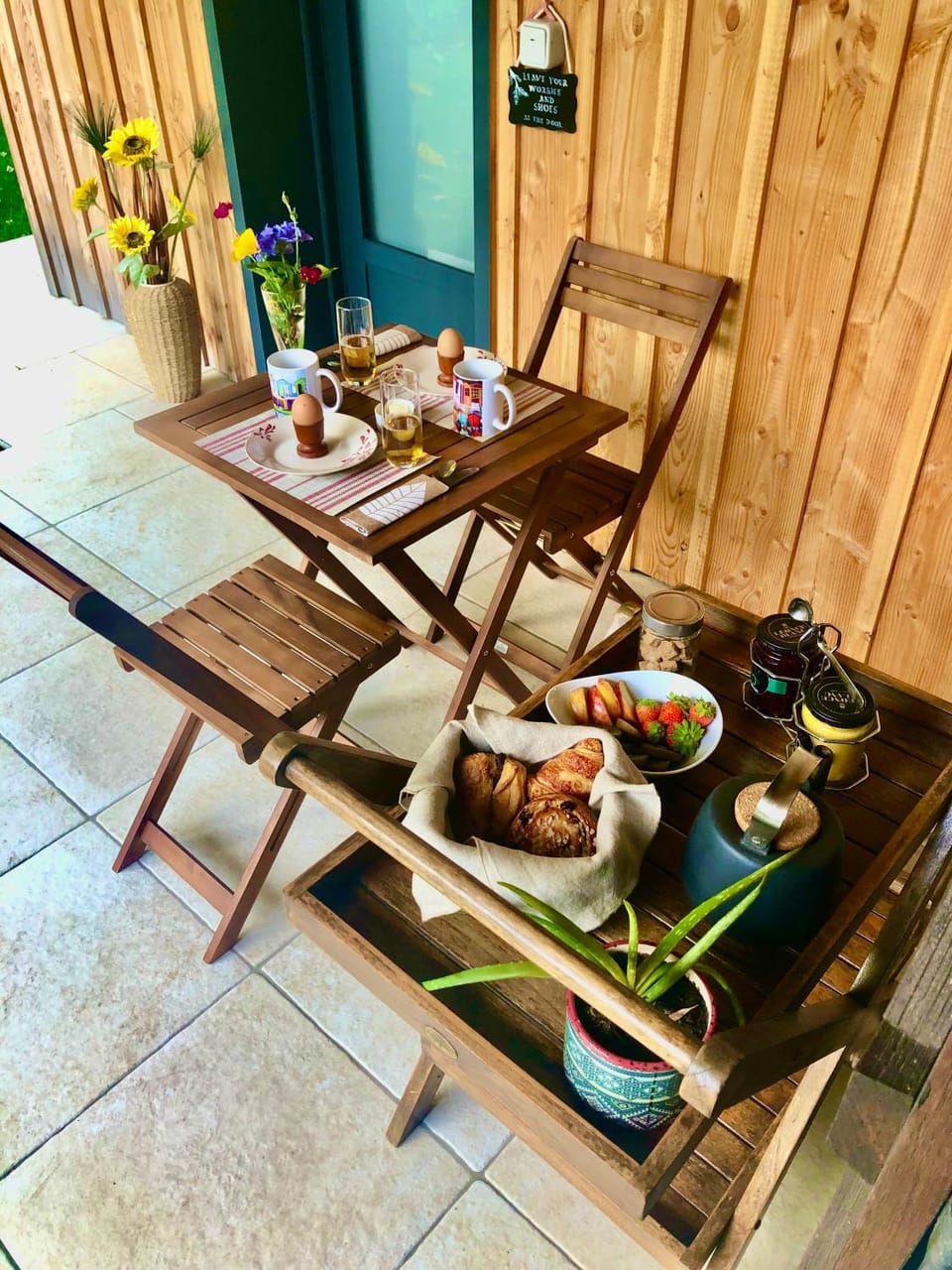 Dining area, Breakfast