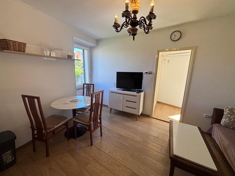 TV and multimedia, Dining area