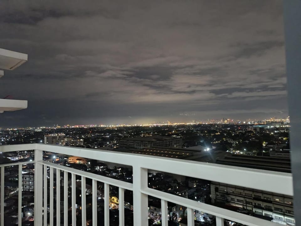 Bloom Residences Tower B 1525 Apartment hotel in Las Pinas