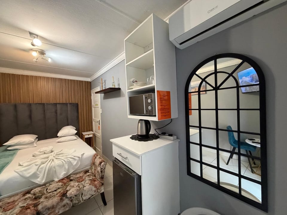 Room 3 at 39 Hoog Polokwane Bed and Breakfast in South Africa