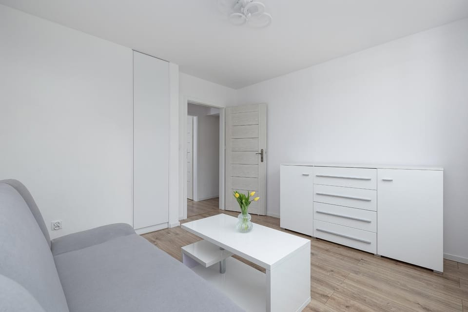 Bed, Living room, Photo of the whole room, Seating area