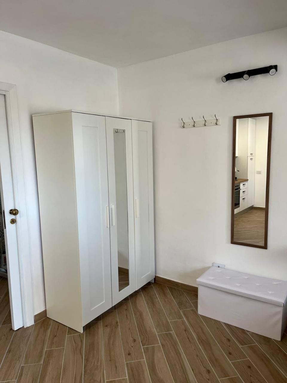 Bedroom, wardrobe, air conditioner