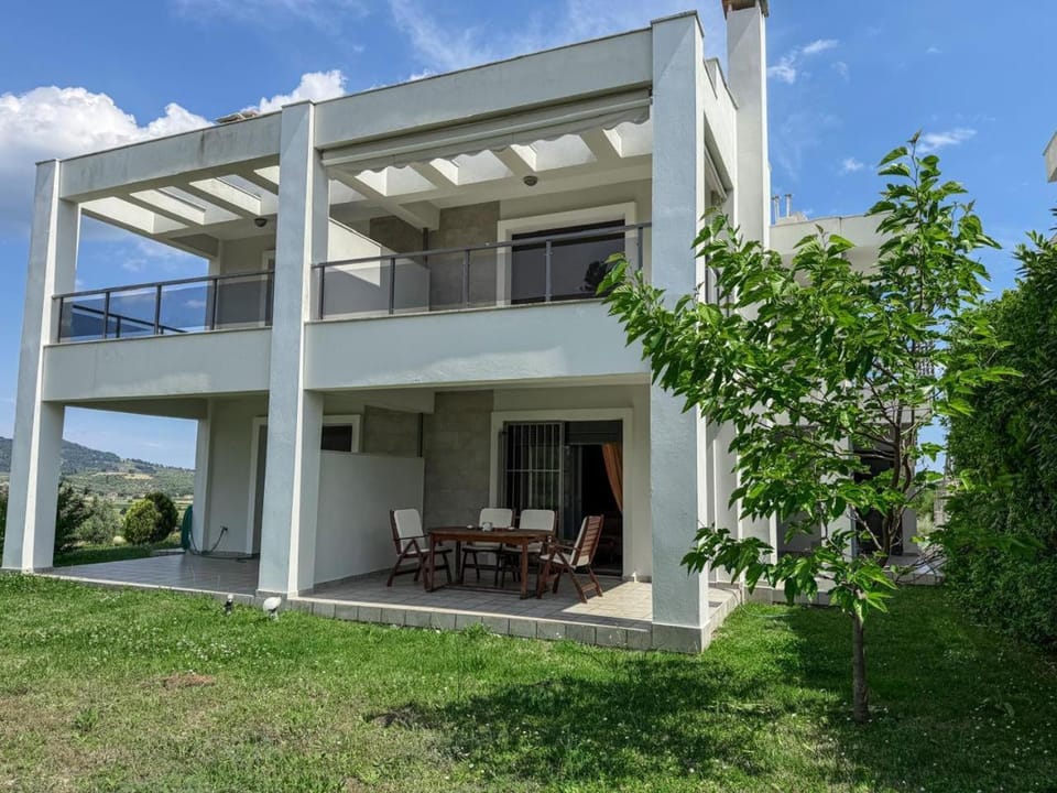 Evelina Elegant summer House with Sea View Shared Pool House in Halkidiki