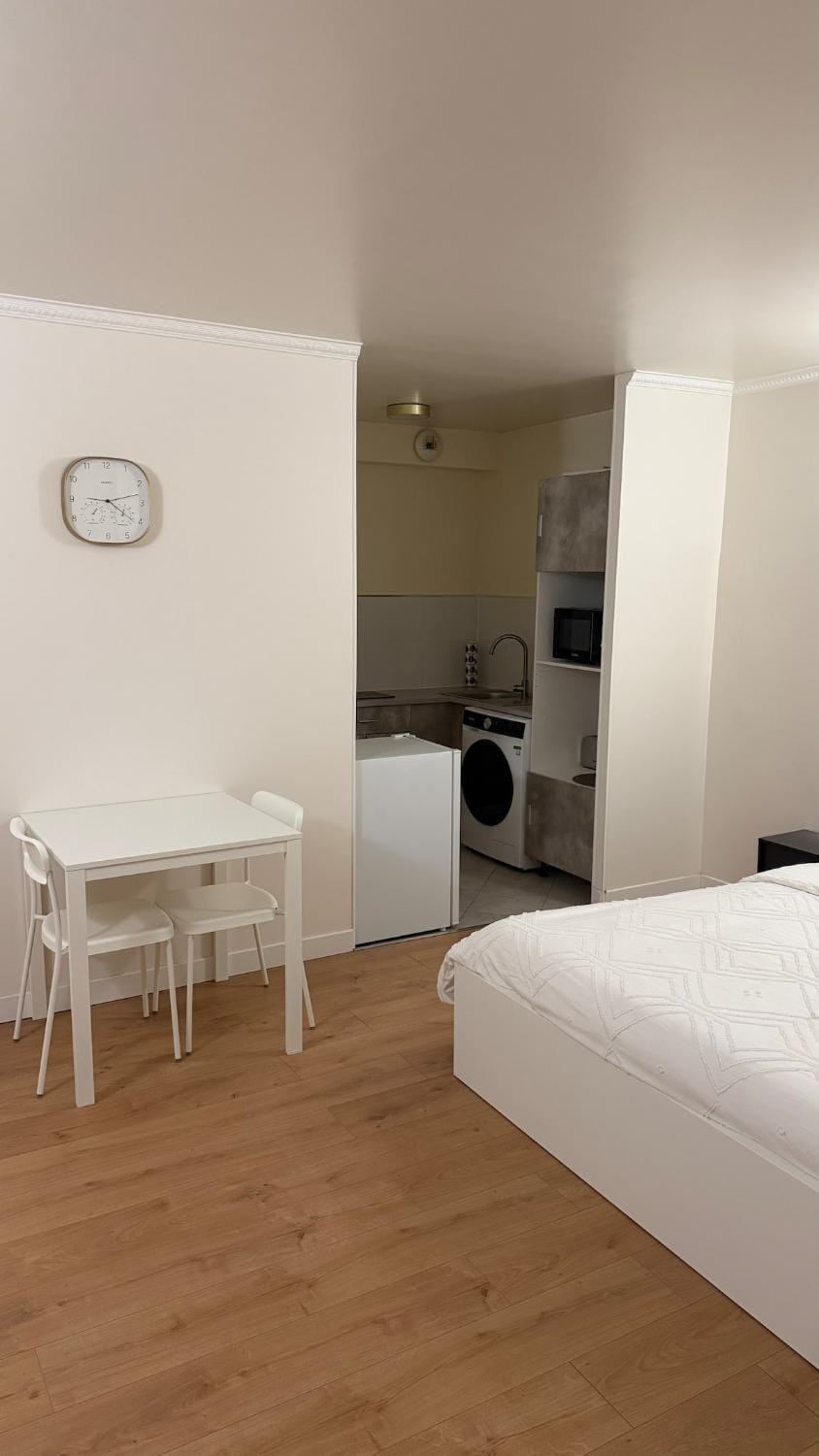 Studio Moderne - Proche 15mn Orly et 25mn Paris Apartment in Île-de-France