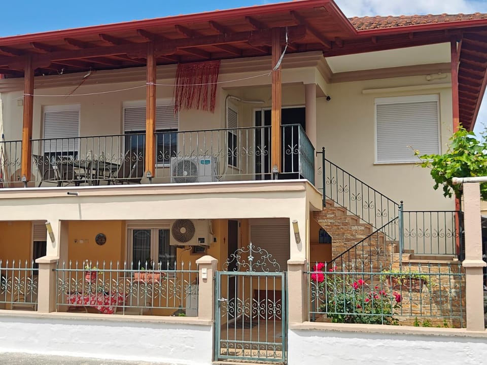 Property building, Balcony/Terrace