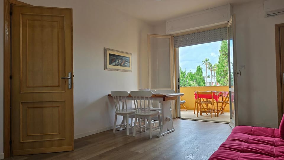 Balcony/Terrace, Living room, Seating area, Dining area