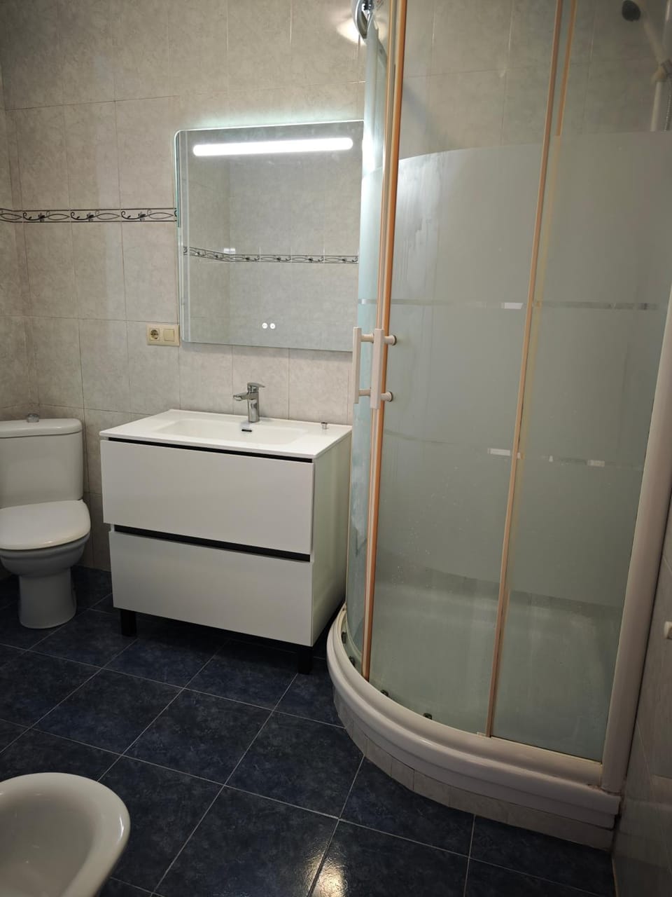 Shower, Toilet, Bathroom, bidet