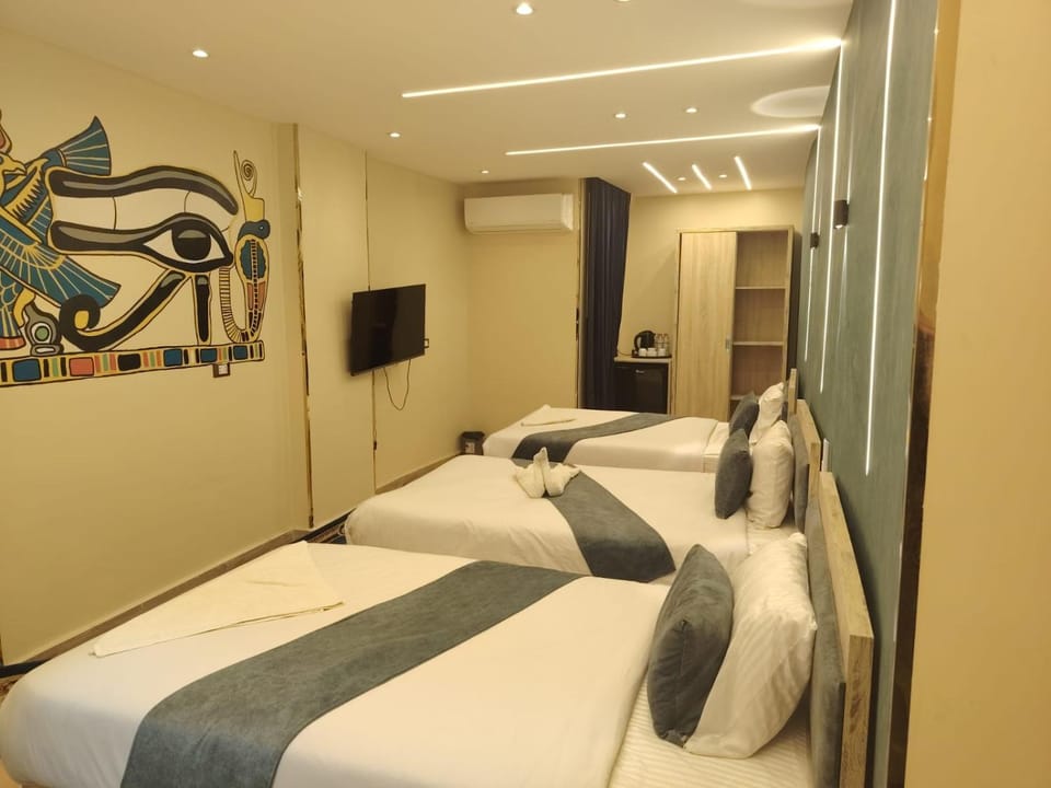 Bed, TV and multimedia, Bedroom