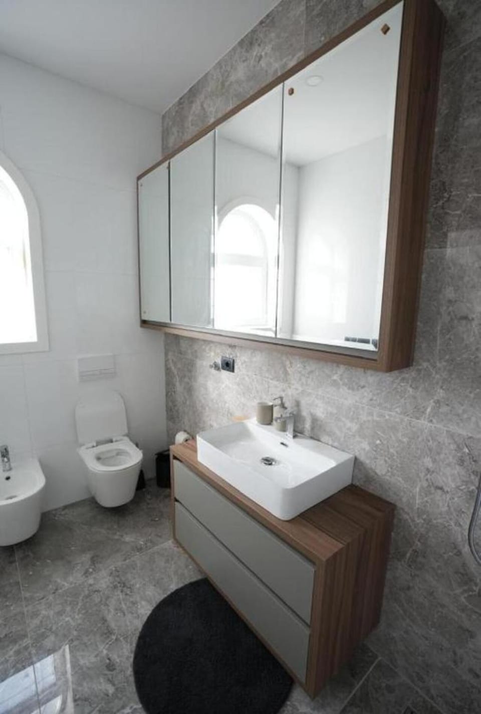 Shower, Toilet, Bathroom, bidet, towels