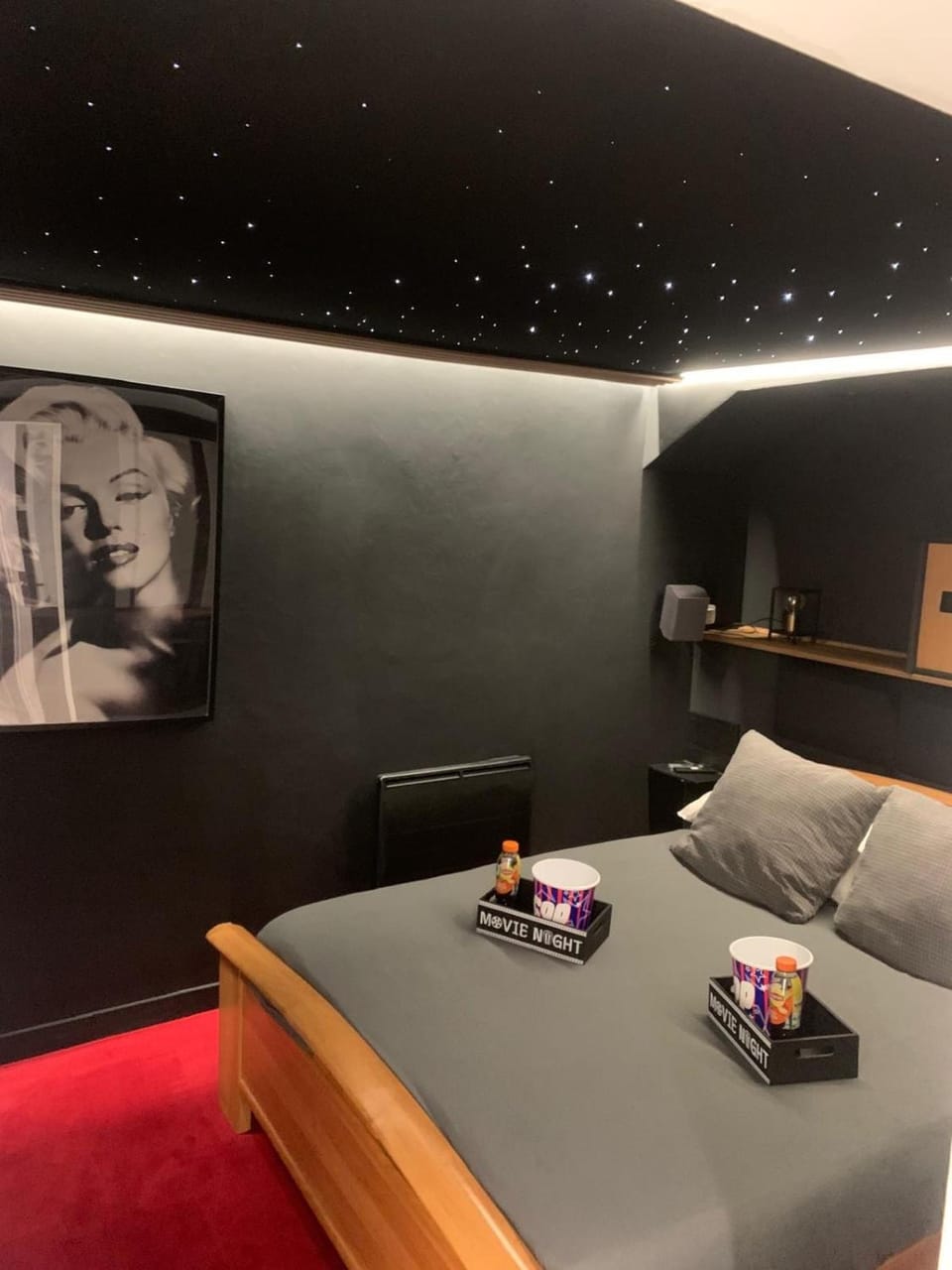 Cinéma privé à Calais avec Écran XXL et Son immersif Apartment in Calais
