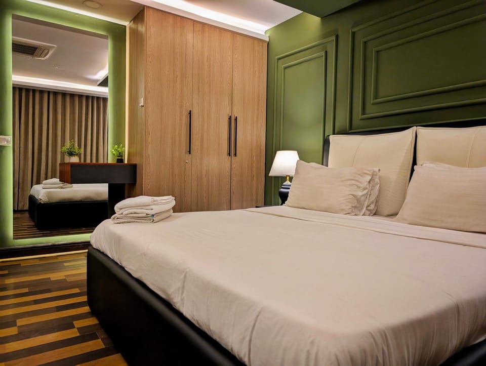 Goldcrest Mall and Residency - Vintage Classic One Bed Apartment Apartment in Lahore
