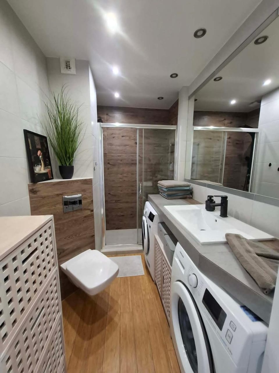 Bathroom, towels, washing machine, dryer