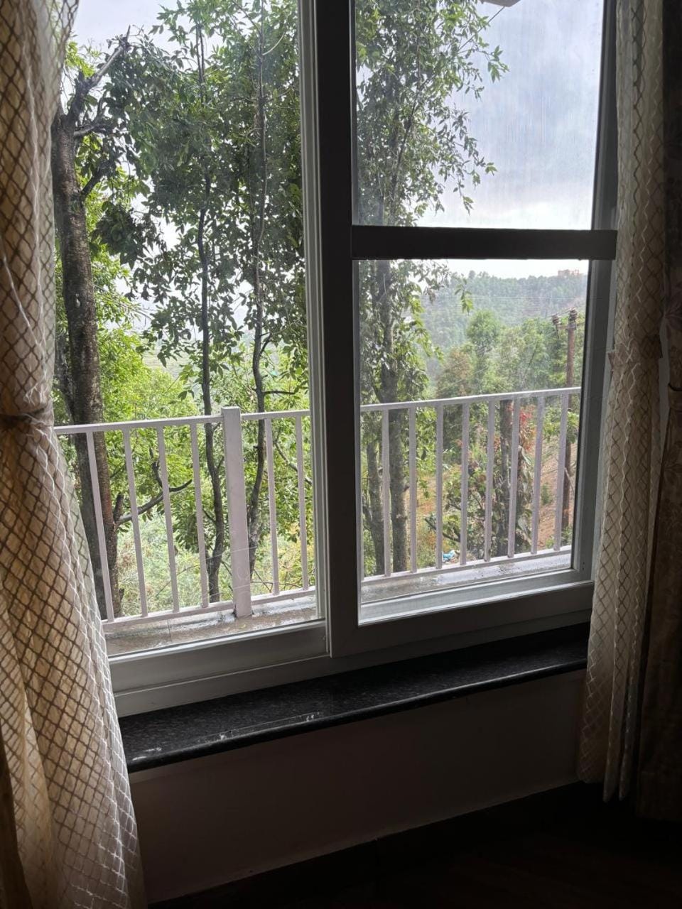 Irie Villas in Main Mukteshwar , Best for groups & Families Villa in Uttarakhand