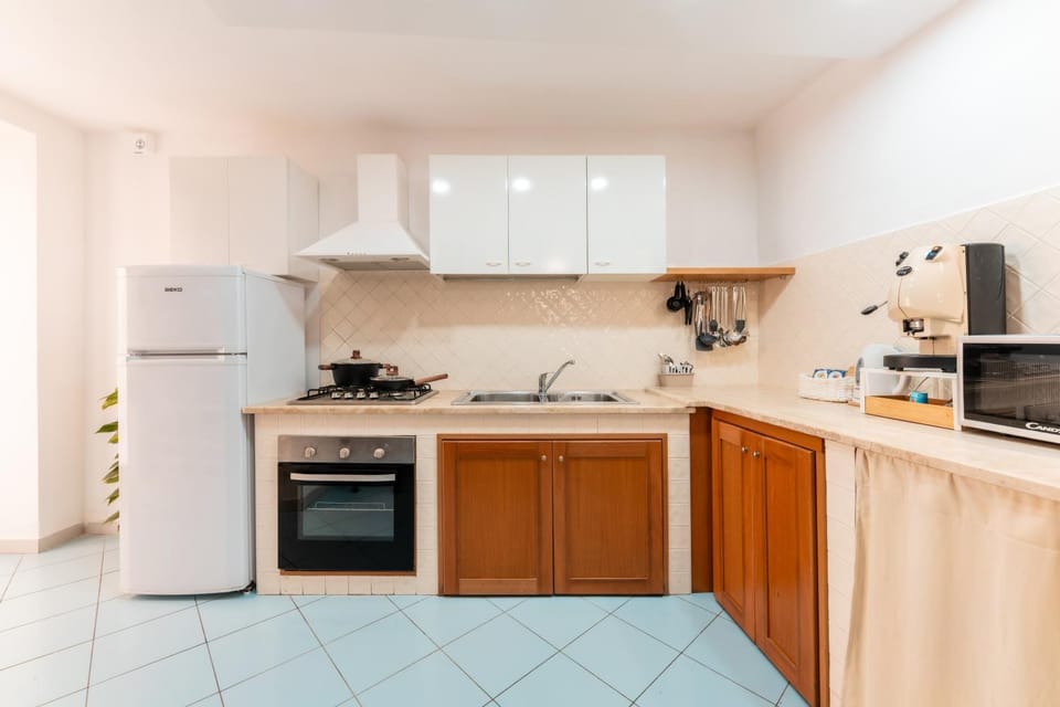 Kitchen or kitchenette, kitchen, kitchen