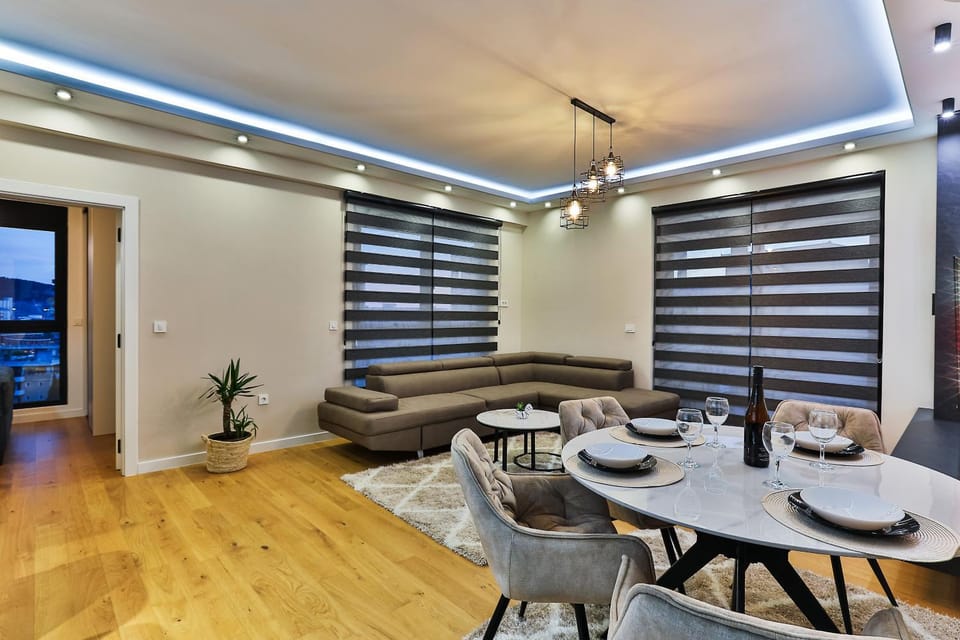 Living room, Dining area