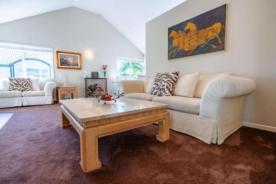 Sunny Northcote Point home - near ferry & village Villa in Auckland