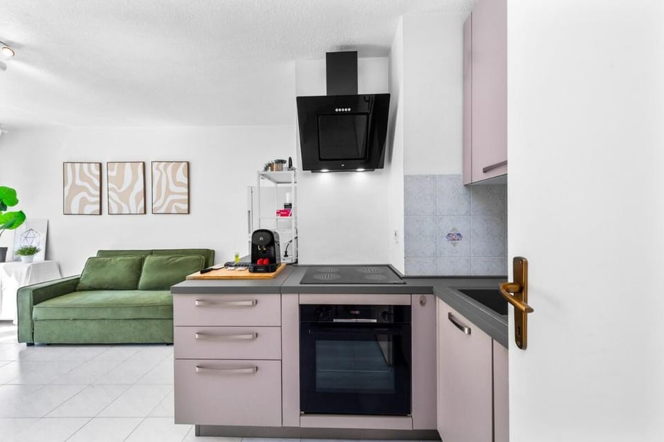 Bel appartement climatisé avec terrasse et piscine Apartment in Menton