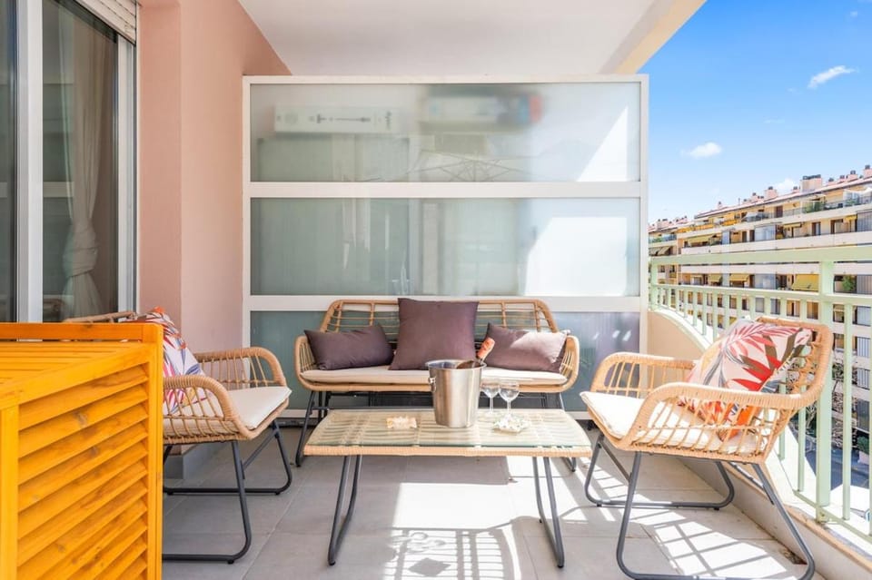 Bel appartement climatisé avec terrasse et piscine Apartment in Menton