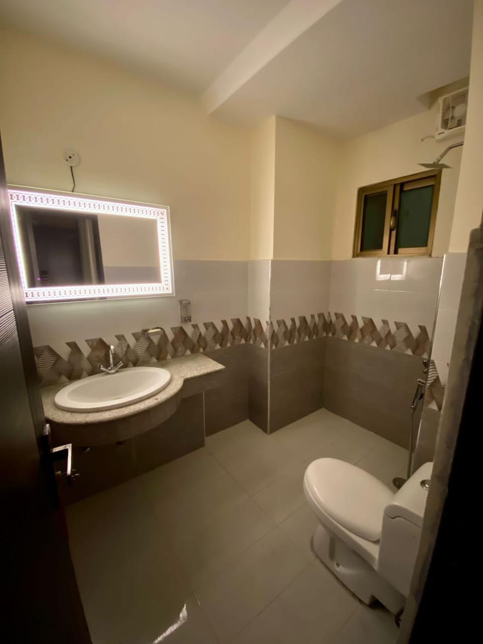 1 bed Apartment Apartment in Lahore