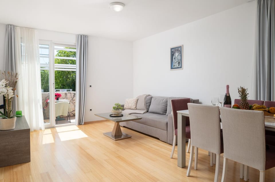 Balcony/Terrace, Living room