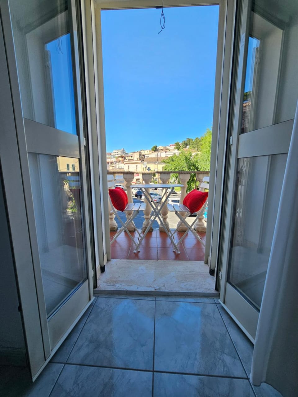 Domo Koralia - Appartamento in pieno centro - possibilità di un parcheggio per Moto in cortile - Apartment in Orosei