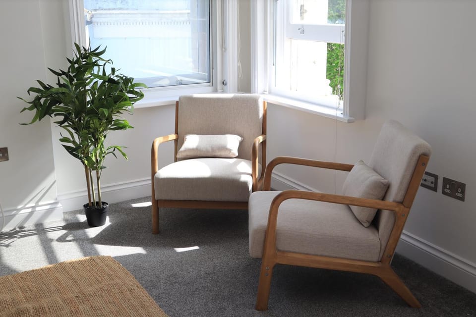 Seating area, internet