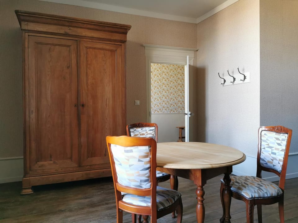 Seating area, wardrobe