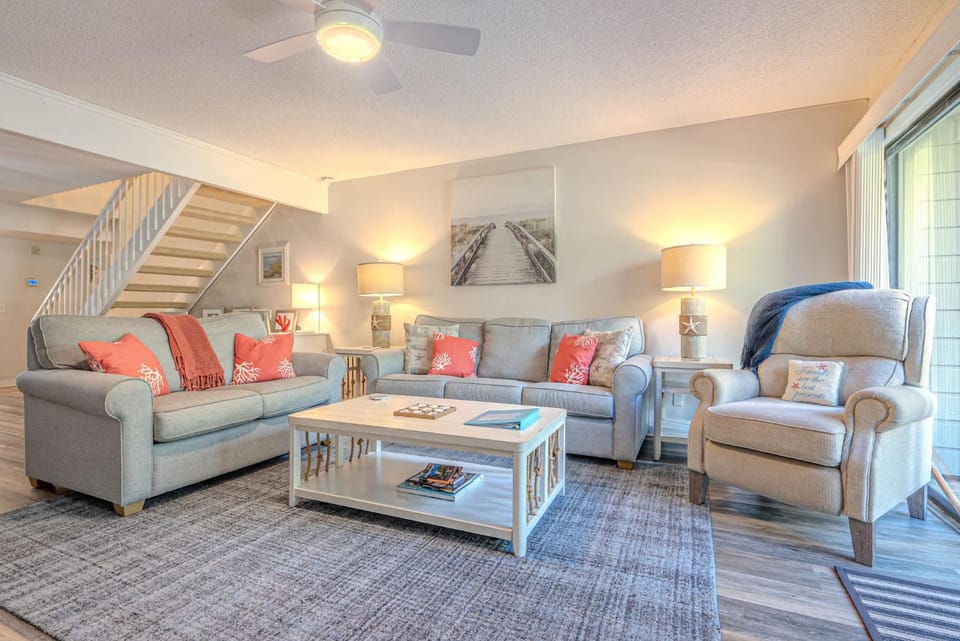 2BR Sailmaster Suite Apartment in North Forest Beach