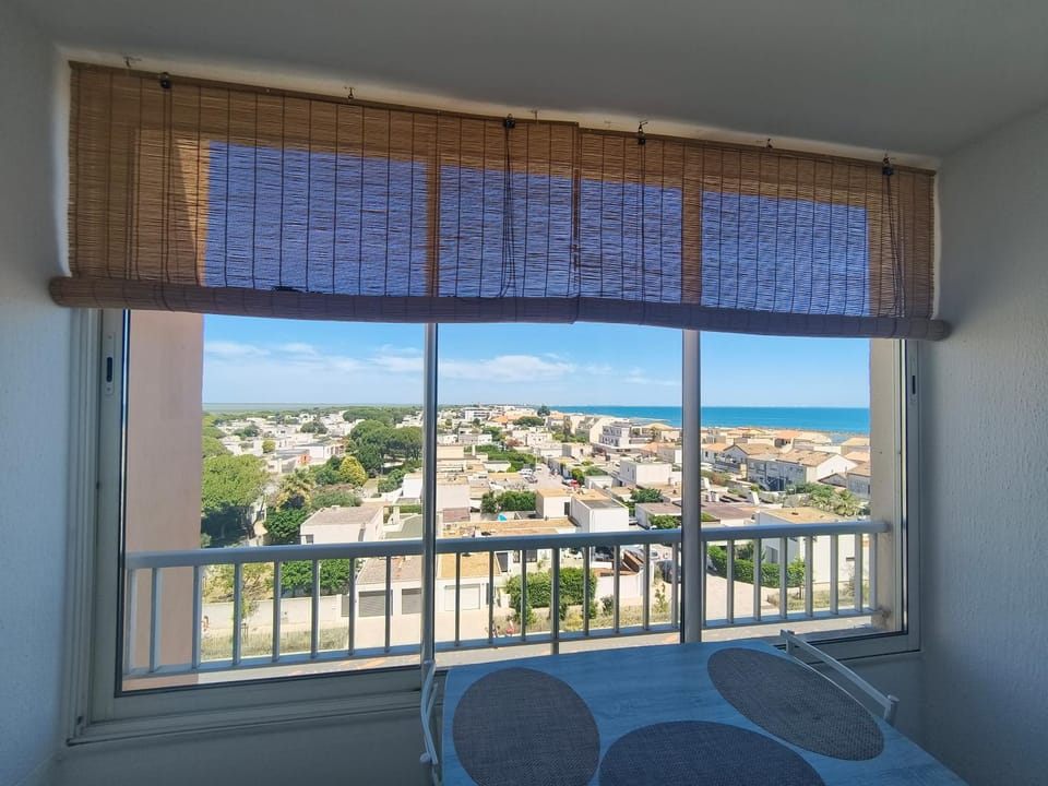 STUDIO CARNON Plage vue mer à 2 min plage parking privé Apartment in Mauguio