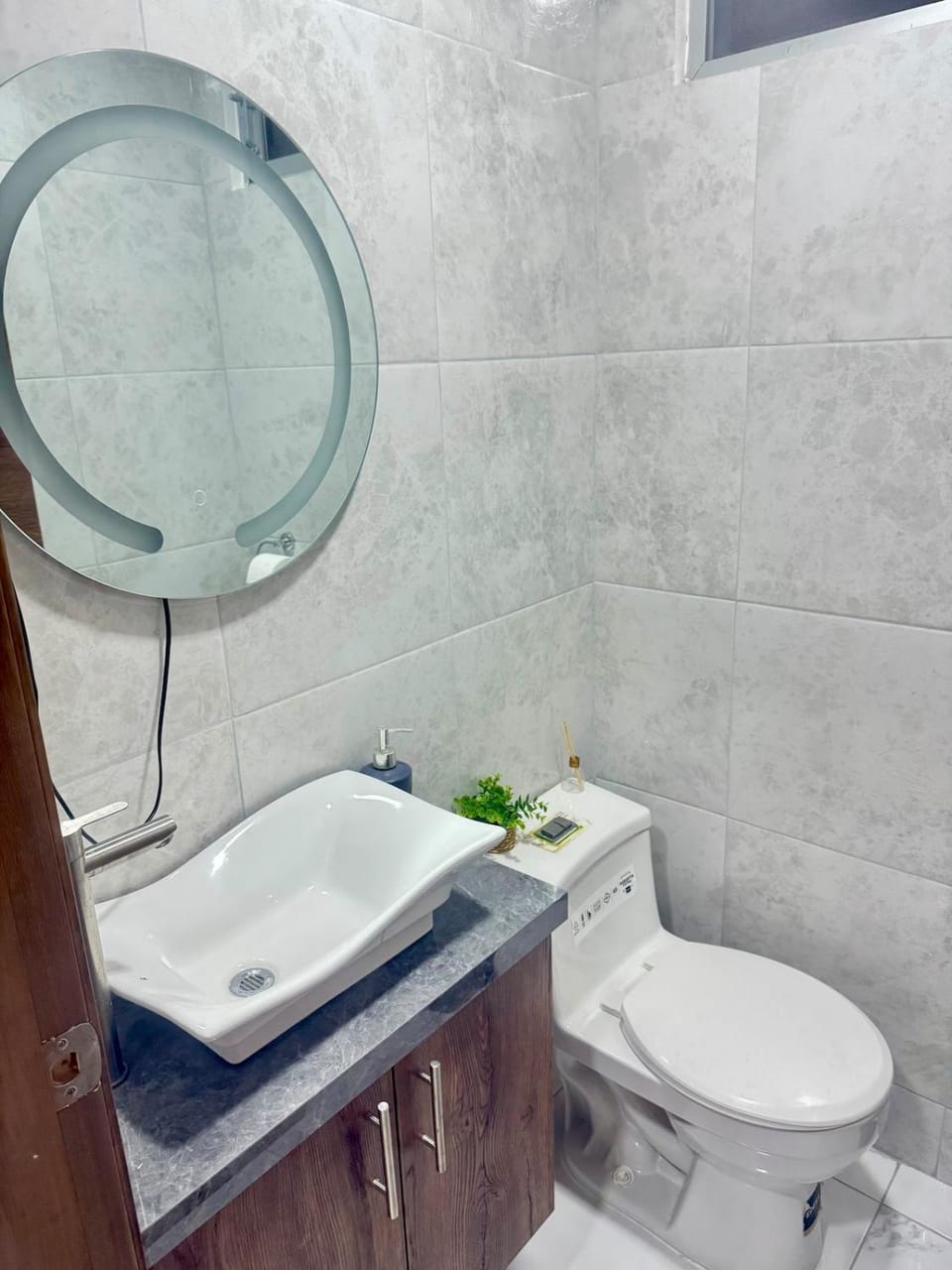 Luxury House with Pool Private and Secure Residential Development Villa in Guayaquil