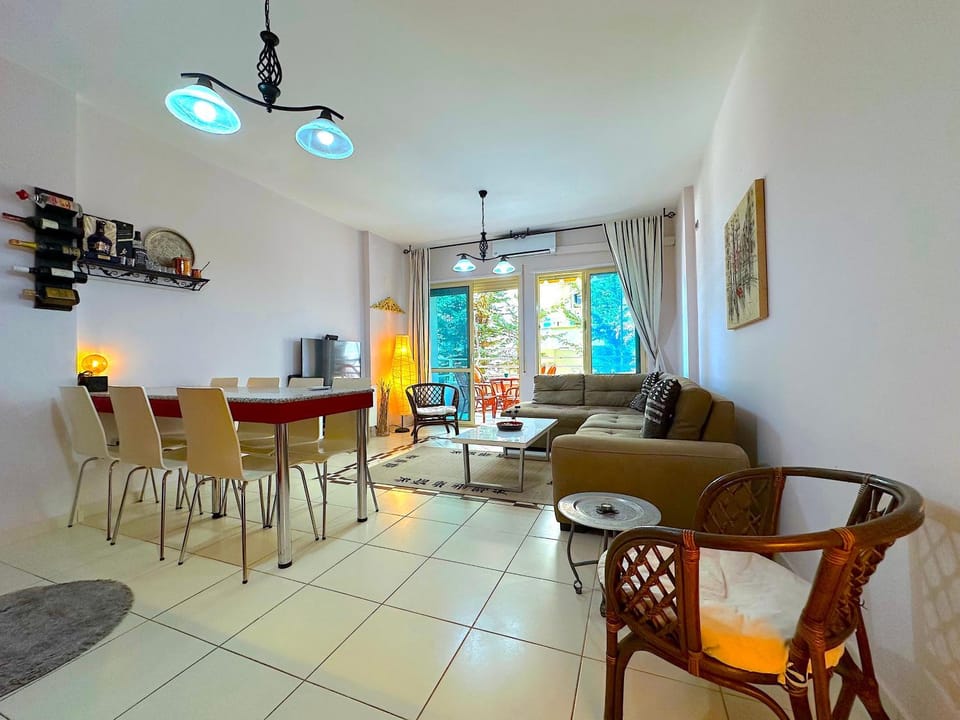 Living room, Seating area, Dining area, air conditioner