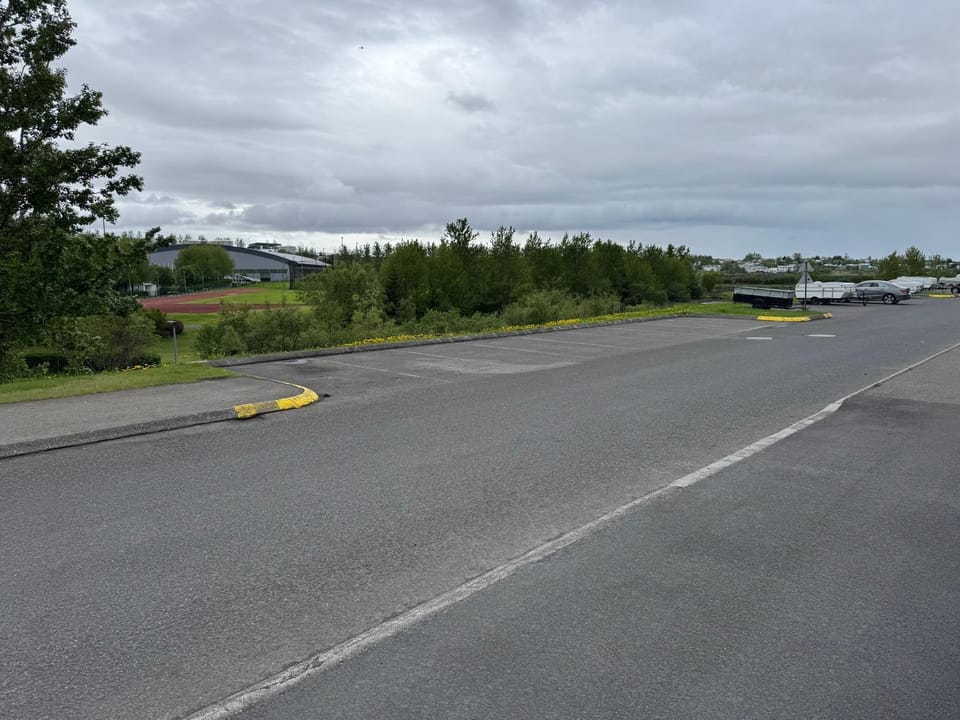 Day, Neighbourhood, Natural landscape, Street view
