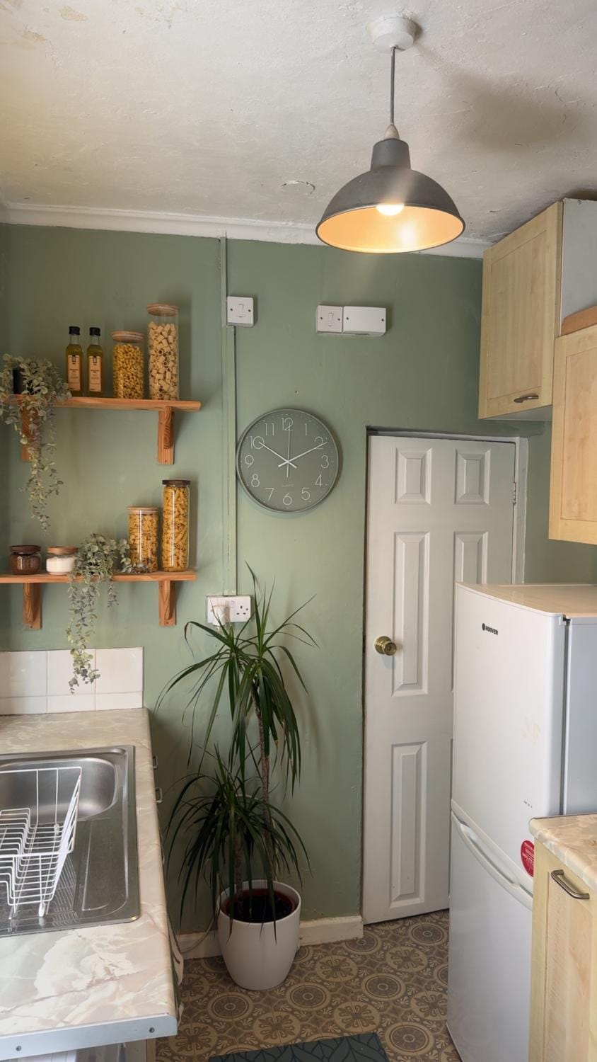 Italian-Inspired 2BR Home -Near Station & Town House in Crewe
