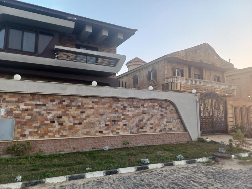 Free landers House in Egypt