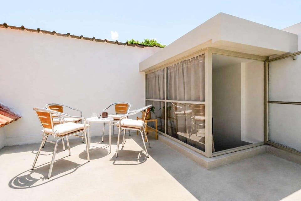 Neilis - Modern Retreat in Central Kalamata Apartment in Messenia
