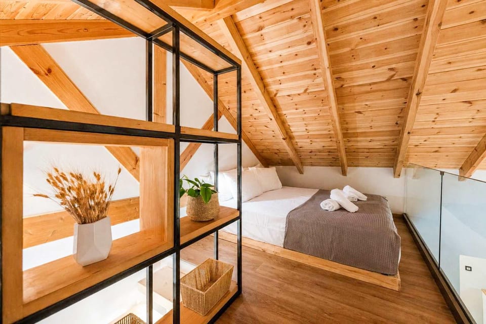 Neilis - Modern Retreat in Central Kalamata Apartment in Messenia