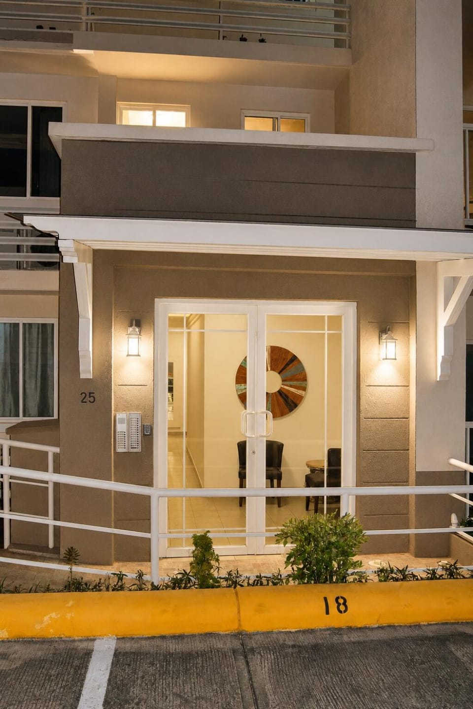 Oceanfront Gated Ideal for Expats, Retirees & Snowbirds Apartment in Panama