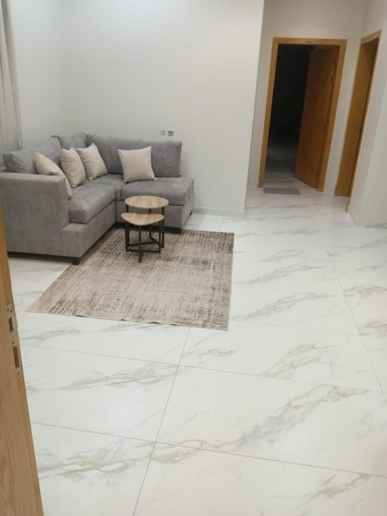 غرفتين وصالة العزيزيه حي الشراع Apartment in Al Khobar
