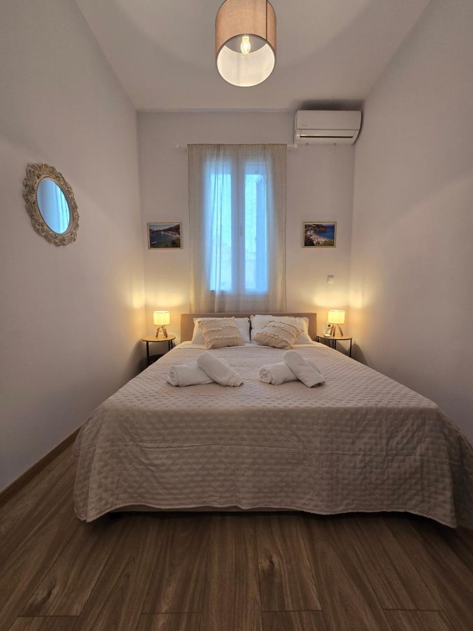 Bed, Photo of the whole room, Bedroom, air conditioner