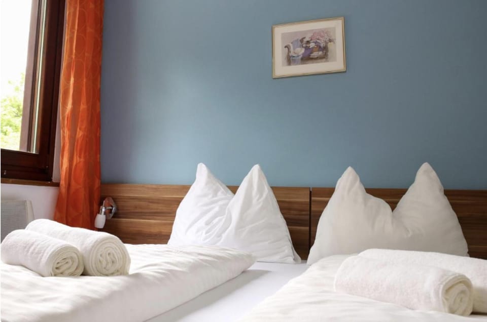 Lake Apartment - Lake View & Free Parking Apartment in Carinthia, Austria