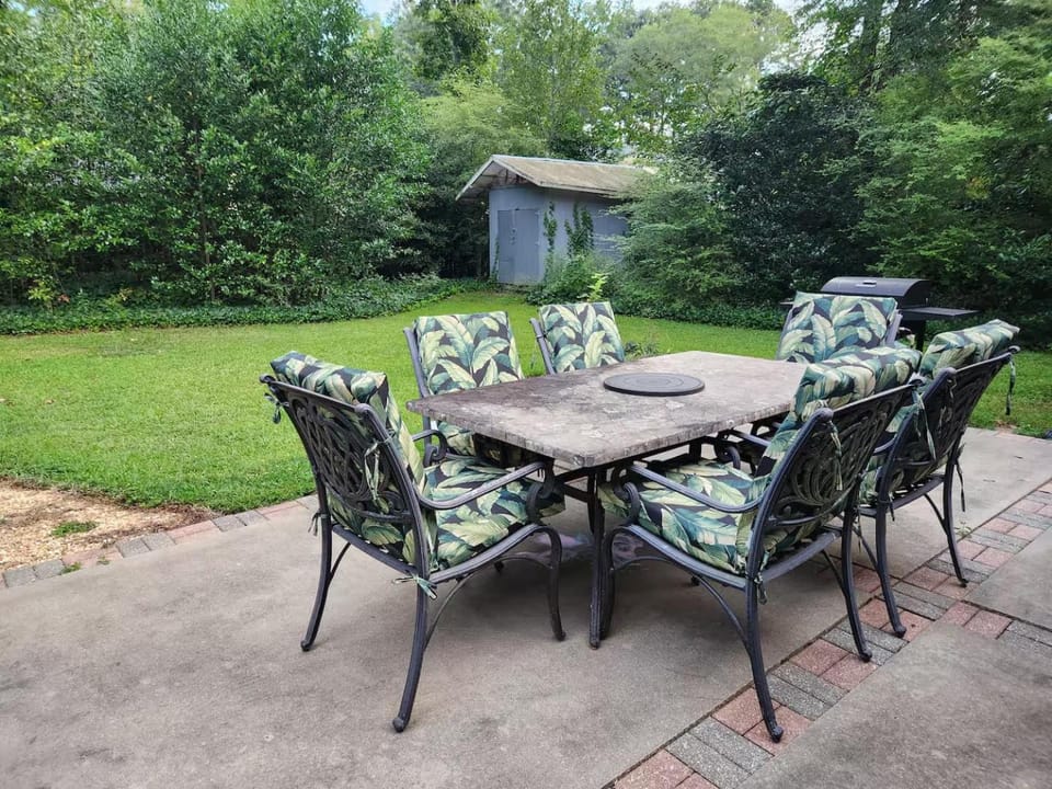 Peachtree City Home Near Lake with Yard & Firepit House in Peachtree City