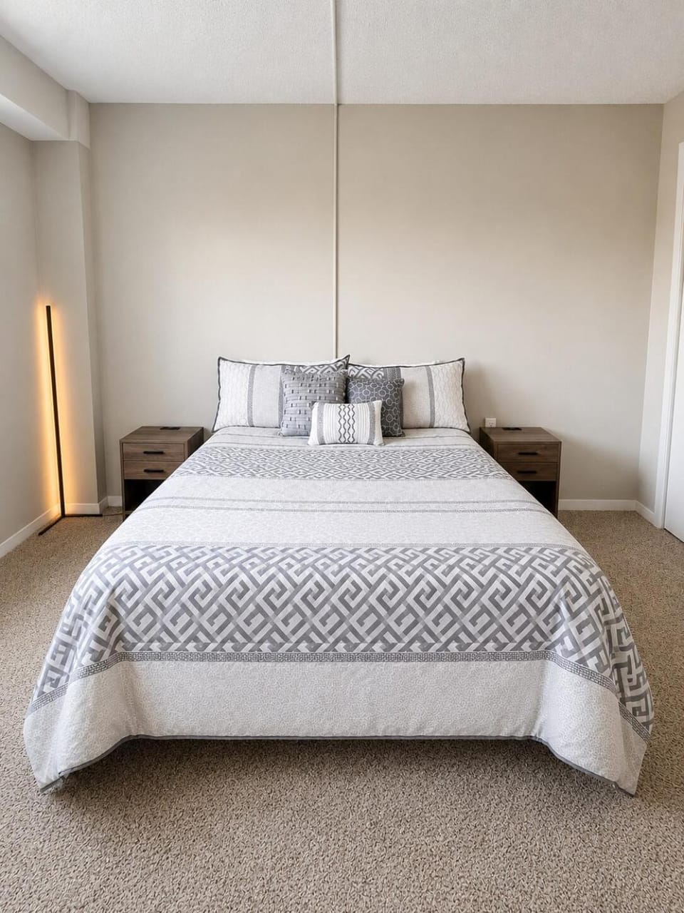 Spacious1 Br Downtown View Near River Experiences Apartment in Tulsa