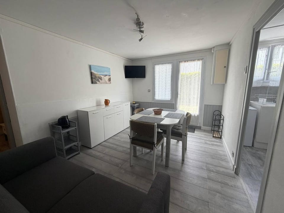 Appartement charmant, animaux OK - 3 pers. - FR-1-738-55 Apartment in Nouvelle-Aquitaine